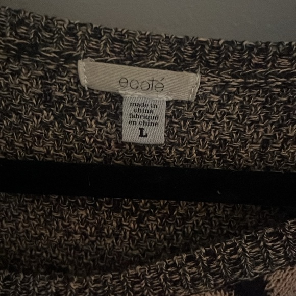 Fun colorful sweater / design!! Size L - Picture 3 of 3